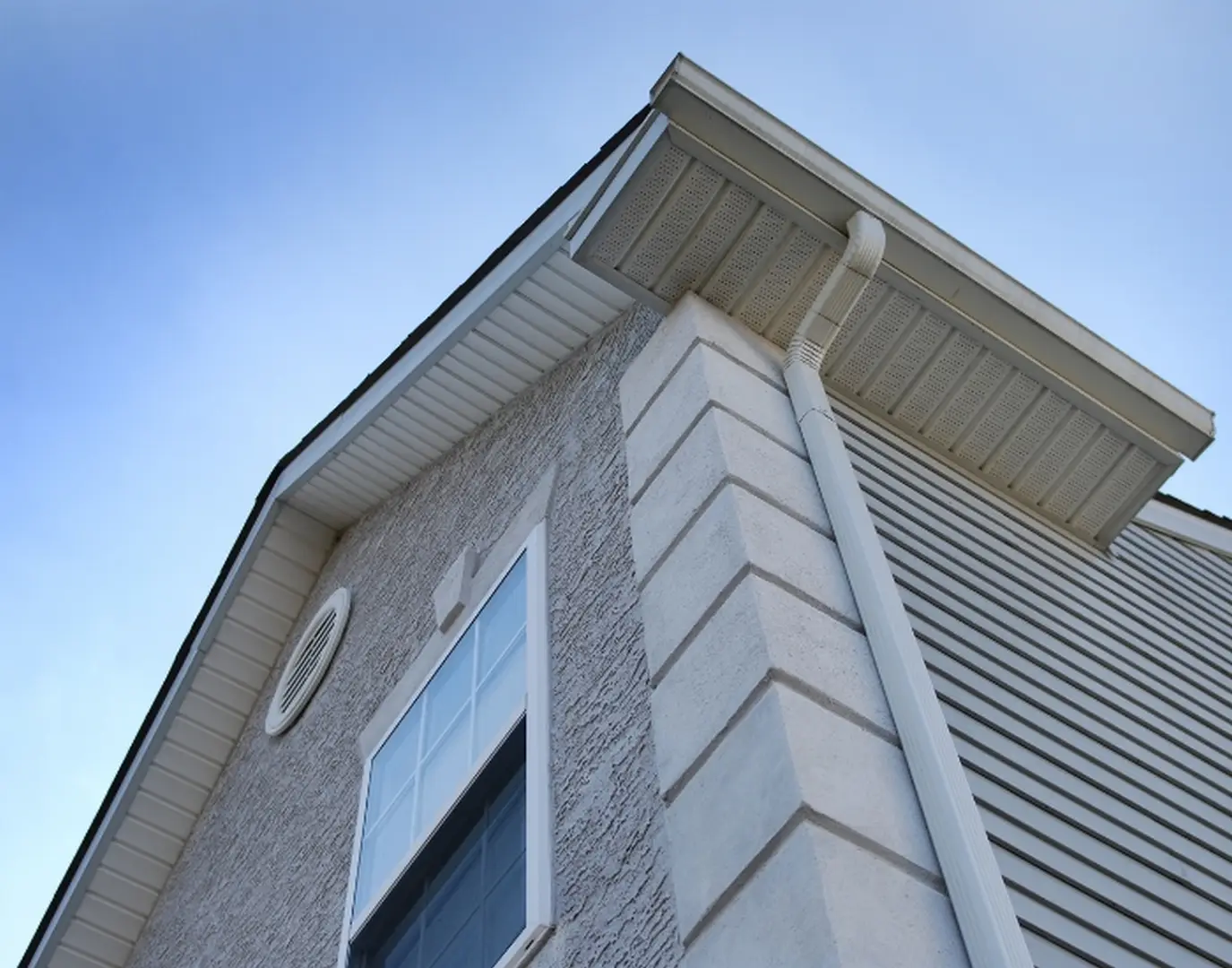 Siding Contractor In Calgary BroConstruction